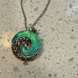 Stylish Hawaiian necklace New!